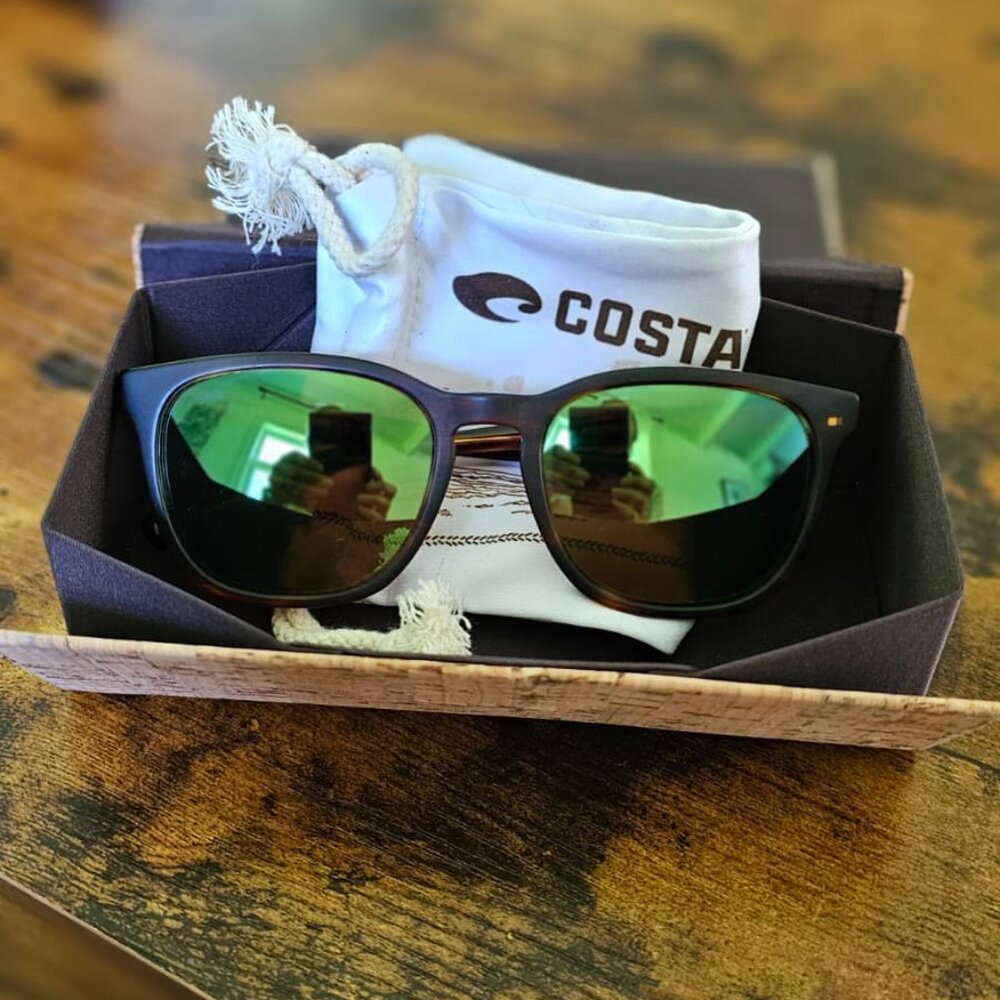 NWOT Costa Polarized Luxury Sunglasses